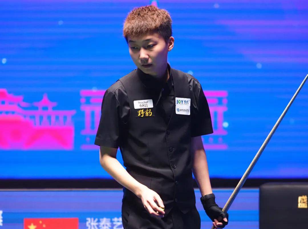 的表现令人 的表现令人