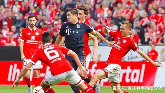 球迷热烈讨 球迷热烈讨