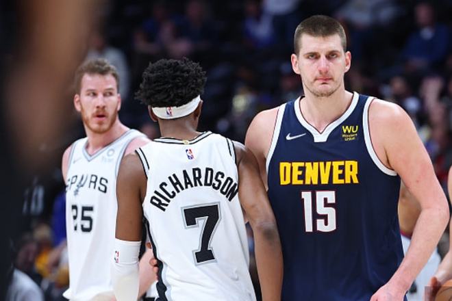 这一举措既 这一举措既