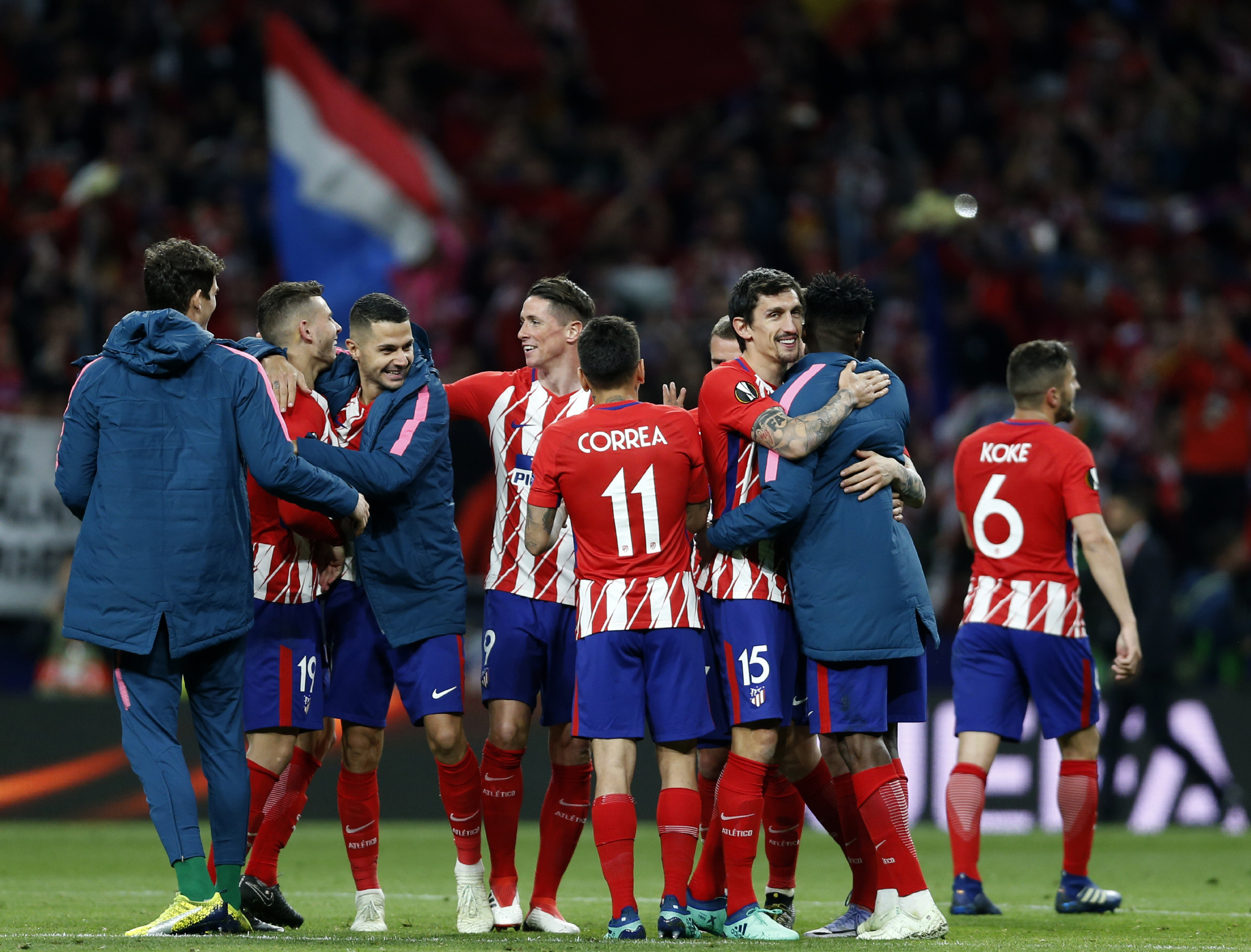 双塔互相挤 双塔互相挤